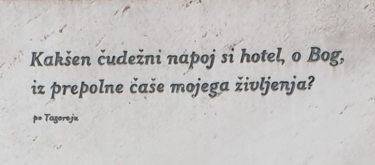 Miha Valič Slovenski grobovi